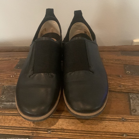 Clarks women’s shoe - size 6.5 - Picture 4 of 8